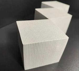 Wabenförmiges Zeolith-Molekularsieb 12-15kg/M3 Adsorptionskapazität Hitzebeständigkeit 600°C für Großvolumige Niedrigkonzentrationen - Product Image 5