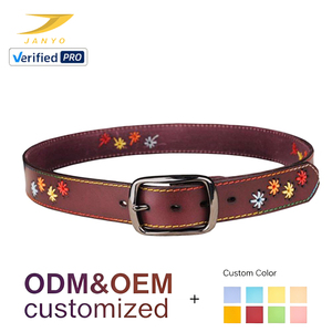 <span class=keywords><strong>Cintura</strong></span> da <span class=keywords><strong>Donna</strong></span> Personalizzata in Vera Pelle <span class=keywords><strong>Bordeaux</strong></span> con Ricamo Floreale, Fibbia Quadrata in Metallo e Cuciture a Contrasto in Pelle Bovina - Product Image 1