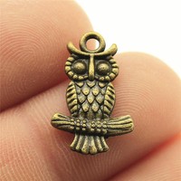 Pendentif Chouette sur Branche 19x12mm en Alliage Argent Vieilli à 1 Boucle pour Collier Thème Forêt