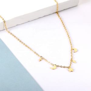 Collier délicat en acier inoxydable plaqué or PVD 18 carats avec pendentifs lune, étoile et éclair, bijou anti-ternissement pour femme - Product Image 3