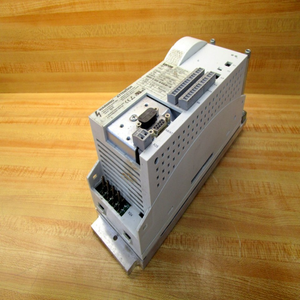 ECSCA008C4B501 ไดรฟ์ PLC คอนโทรลเลอร์ ตัวควบคุมแบบตั้งโปรแกรมได้ ระบบอัตโนมัติทางอุตสาหกรรม การควบคุมอุตสาหกรรม - Product Image 1