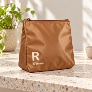 Bolsa de Maquillaje Portátil de Nailon Satinado, Color Marrón Caramelo, 13x2x14cm, Cierre de Cremallera, Bolsa de Cosméticos Compacta, Logotipo Personalizado, OEM, ODM, MOQ Bajo - Product Image 5