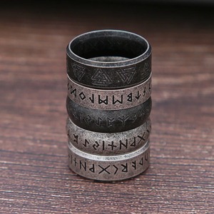 Yunnique – bague pour hommes avec lettres vikings, en acier inoxydable, avec runes nordiques, bague à la mode, cadeau pour hommes - Product Image 4