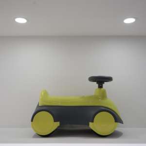 Venta Directa de Fábrica, Bicicleta de Equilibrio para Niños con Luces LED y Música, de Plástico, Accionada con los Pies, para Niños de 2 a 4 Años - Product Image 4