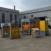 Équipement automatique de fabrication de blocs creux QT8-15 pour projets de construction