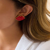 Boucles d'oreilles clous Gaovo en acier inoxydable plaqué or 18 carats avec émail rouge en forme de lèvres, bijoux de mode classiques et tendance pour femmes