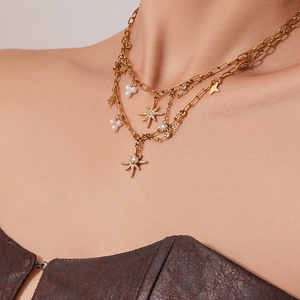 Collar con colgante de cadena Figaro chapado en oro con dijes de estrella y perlas de imitación, joyería de estilo vintage para mujer - Product Image 2