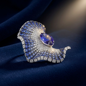 Anillo de cóctel de platino y zafiro con diseño de alas de diamantes pavé, joyería de lujo para fiesta para mujer - Product Image 3