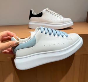 <span class=keywords><strong>Scarpe</strong></span> da Ginnastica <span class=keywords><strong>Classiche</strong></span> Bianche da <span class=keywords><strong>Uomo</strong></span> in Vera Pelle, <span class=keywords><strong>Scarpe</strong></span> <span class=keywords><strong>Sportive</strong></span> Unisex da Esterno, <span class=keywords><strong>Scarpe</strong></span> da <span class=keywords><strong>Uomo</strong></span> con Rialzo Interno, <span class=keywords><strong>Scarpe</strong></span> da <span class=keywords><strong>Uomo</strong></span> di Design alla Moda - Product Image 2