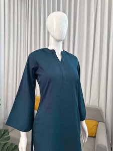 Conjunto de Salwar Kameez Étnico de Diseñador en Oferta, Elegante para Compromisos, Fiestas y Festivales, Disponible a Precio de Exportación - Product Image 2