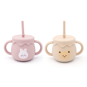 Gobelet à bec verseur en silicone de qualité alimentaire pour enfants, couleur unie, réutilisable, bio, pour bébés et tout-petits - Product Image 5