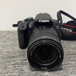 Cámara Canon <span class=keywords><strong>EOS</strong></span> <span class=keywords><strong>700D</strong></span> 95% Nueva con Lente de 18-135 mm, 18.0 MP, Cámara DSLR para Fotografía de Retratos, Cámara Usada - Product Image 2