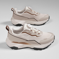 Chaussures de course légères en mesh pour hommes, baskets de sport décontractées à semelle épaisse, respirantes, pour la marche en plein air