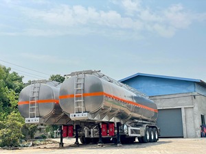 Oferta Especial: Semirremolque Cisterna de Acero para Agua y Petróleo, Transporte de Líquidos - Product Image 6