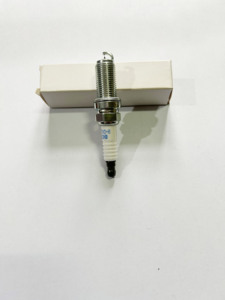 หัวเทียนรถยนต์6176 DILFR6D11อิริเดียมและแพลตตินัมวัสดุใหม่สำหรับเครื่องยนต์ซูซุกิและที่นั่ง - Product Image 5