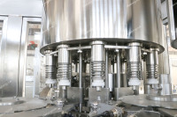 Machine de remplissage automatique d'eau en bouteille 3000BPH 500ml 1.5L, équipement d'embouteillage et de bouchage d'eau minérale