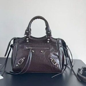 Pochette de luxe pour femme, imperméable, à rivets, motif géométrique, avec logo, et bandoulière amovible, style motard tendance - Product Image 5