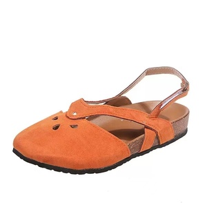 Sandalias Retro Elegantes de Corcho con Punta Cerrada para Mujer, Sandalias Planas de Ante Sintético con Flores Caladas y Hebilla en el Tobillo, Estilo Bailarina - Product Image 5