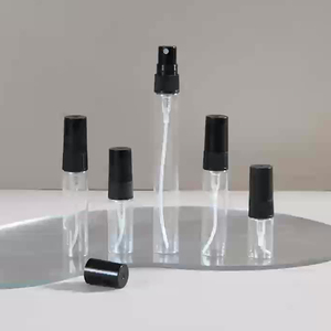 Flacon de <span class=keywords><strong>parfum</strong></span> en verre élégant de 2 ml, 3 ml, 5 ml avec vaporisateur et boîte cadeau pour cadeaux de marque, flacon de <span class=keywords><strong>parfum</strong></span> en verre transparent - Product Image 4