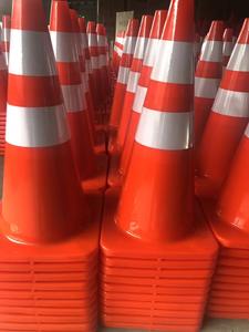Cono de carretera de plástico de PVC de alta calidad, diseño de cono de helado cuadrado reflectante, sin pila de estacionamiento, señal de advertencia, advertencia de tráfico - Product Image 3