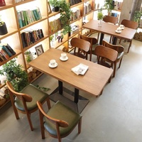 Tables à manger en bois 4 places de conception occidentale japonaise Chaises pour l'extérieur Hôtel Utilisation pour les cafés Fast Food Burger Restaurants