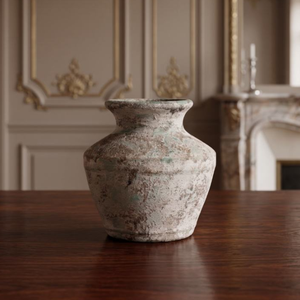 Vase en céramique antique mouchetée avec de magnifiques poignées, idéal pour embellir la décoration intérieure. - Product Image 3