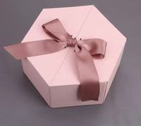Boîte cadeau hexagonale exquise, boîte d'emballage cosmétique pour la Journée de la femme et les anniversaires, boîte cadeau de mariage populaire