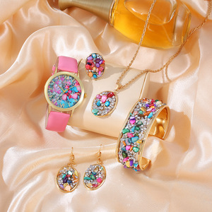 Wholesale Fashion Women's Quartz Watch With Jewelry Set