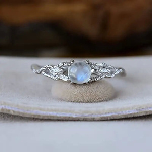 Anello Minimalista Traforato Testurizzato per Donne, Gioiello da Dito Vintage Elegante e alla Moda - Product Image 4