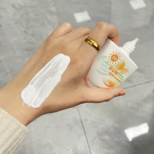 โลชั่นกันแดด <span class=keywords><strong>ZS</strong></span> Korean Priming Sun-Protection วิตามินอี + อาร์บูติน ซันแคร์ มอยส์เจอไรเซอร์ เนื้อบางเบา สำหรับหลังออกแดด ไม่ทิ้งคราบขาว - Product Image 6