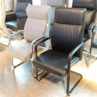 Chaise de bureau contemporaine et moderne noire, confortable, avec appui-tête fixe, dossier solide, design cantilever, pour conférence et visiteurs