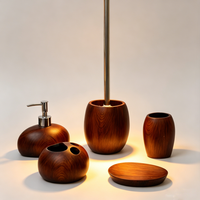 Ensemble d'accessoires de salle de bain élégant en résine imitation bois de noyer, cinq pièces, imperméable, durable, effet bois foncé, aspect bois écologique