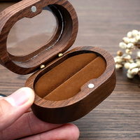 Mini boîte à bijoux de luxe en bois de noyer massif avec logo personnalisé avec couvercle en velours pour collier boucles d'oreilles bague boîte de rangement Style vintage