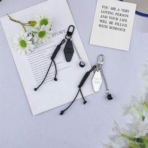 Ornements décoratifs en corde tressée en alliage créatif Couple petits pendentifs porte-clés sac polyvalent décoration personnalisée - Product Image 2