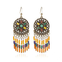 Anting-anting panjang bergaya tribal Bohemia dengan liontin rumbai dan aksen berlian imitasi, perhiasan liburan wanita vintage yang indah