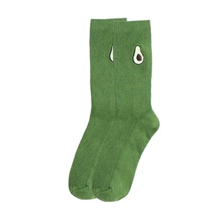 Vente en gros coréen mignon pêche cerise <span class=keywords><strong>avocat</strong></span> Fruit Logo brodé chaussettes femmes drôle coton équipe chaussettes - Product Image 4