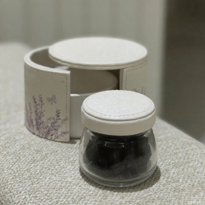 Boîte de rangement pour parfum en cuir imprimé lavande, cylindrique, faite à la main, pour comprimés d'aromathérapie, avec fermeture magnétique rotative - Product Image 2