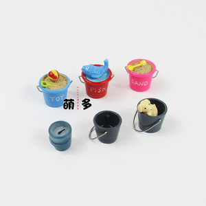 Adornos de cubos de resina en miniatura con arena y juguetes para decoración de casas de muñecas - Product Image 1