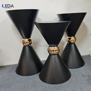 Centro de Mesa de Hierro Dorado de Lujo y Alta Calidad, con Forma de Flor, Alto y Delgado, para Bodas y Fiestas - Product Image 1