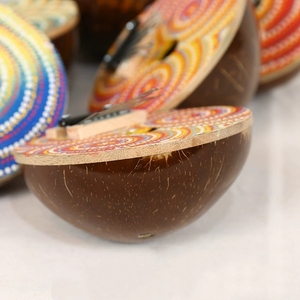 Venta al por mayor de Piano de pulgar de coco con pintura de puntos hecho a mano, Kalimba de 7 teclas, instrumento musical de estilo étnico, regalo para niños - Product Image 3