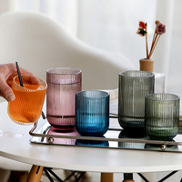Verre à eau décoratif coloré à nervures cannelées, style vintage, pour la maison, la table, le bar et les services de restauration