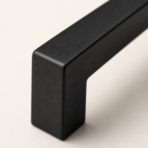 Poignées de tiroir carrées contemporaines en acier inoxydable noir mat durables GQK Redunest pour armoires de cuisine - Product Image 3