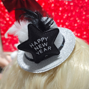Mini chapeau du Nouvel An avec étoile et plumes, couleur or et argent, accessoire de cheveux unisexe, coiffe pour fête et célébration - Product Image 4