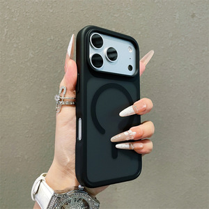เคสแม่เหล็ก iPhone 18 Pro แบบมีตัวป้องกันกล้อง สัมผัสนุ่มเหมือนผิวหนัง สีฟ้า สำหรับ iPhone 18 Pro - Product Image 5
