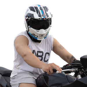 Casco ABS Personalizado con Doble Visera para Motocicleta Eléctrica, Diseño de Ala Trasera, para Hombre y <span class=keywords><strong>Mujer</strong></span>, Verano, Cuatro Estaciones, Venta al Por Mayor - Product Image 1