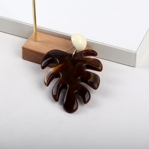 เครื่องประดับแฟชั่นวันหยุดพักผ่อนพักผ่อนร้อนมัซาบาจูใบไม้เสน่ห์เรซินปาล์มเรียบเนียนต่างหูใบอะคริลิคใหญ่มากจี้สร้อยคอ - Product Image 3