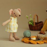 Ensemble de poupées souris en lin et coton doux, faites à la main, avec robe jaune à carreaux, jouet en peluche vintage mignon, cadeau