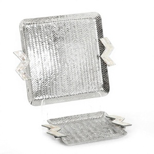 Ensemble de deux plateaux à chocolat de luxe, plaqués nickel, faits à la main, vente en gros, nouveaux plateaux à chocolat en métal - Product Image 1