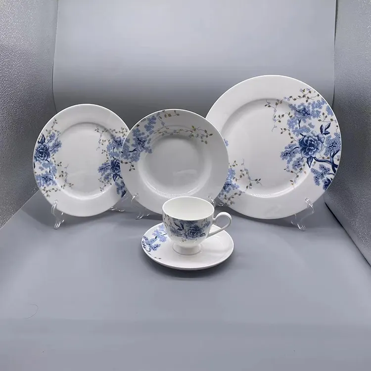 Tangshan Fabricante atacado China osso fino 5 peças novo design para 1 pessoas com conjunto de jantar com flor azul decalque