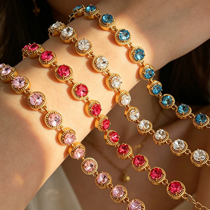Bracciale Personalizzato in <span class=keywords><strong>Acciaio</strong></span> Inossidabile per Donne, Elegante con Charm in Zirconi e Placcatura in Oro, Gioielli alla Moda per Donne, Vendita all'Ingrosso - Product Image 2